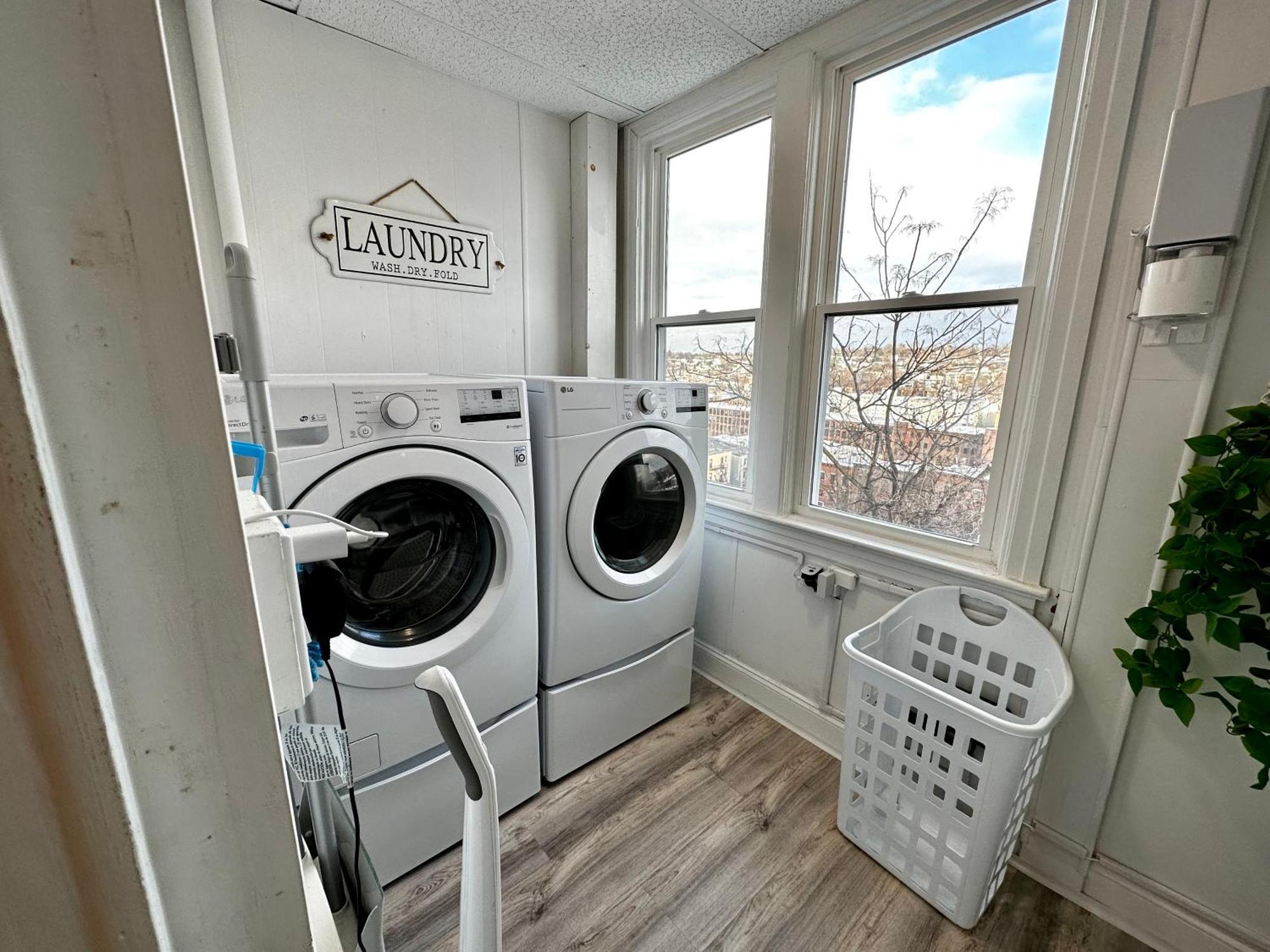 4-A Diamond In Yonkers Hotel Eksteriør billede